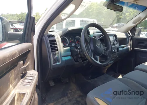 2016 Ram 1500 St z USA, uszkodzony, nr VIN 1C6RR7FT9GS102409